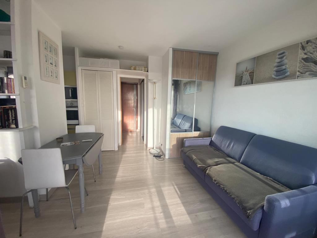 Apartment Baie Des Anges Yourhosthelper La Ciotat